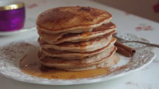 Фото рецепта: Панкейки с корицей и молоком