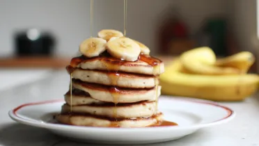 Фото блюда: Банановые панкейки с молоком и бананом