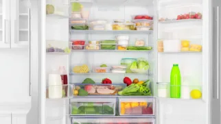 Обложка статьи: Как правильно хранить продукты в холодильнике: советы, правила и полезные лайфхаки