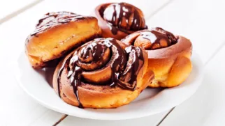 Фото рецепта: Кофейные булочки с шоколадом