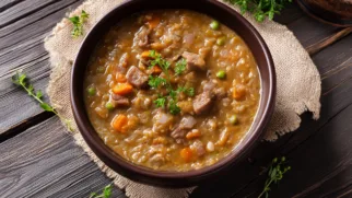 Фото рецепта: Гороховый суп с тушенкой