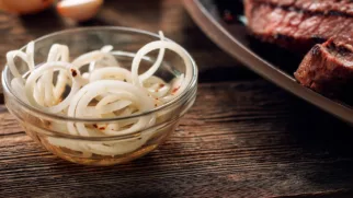 Фото рецепта: Маринованный лук