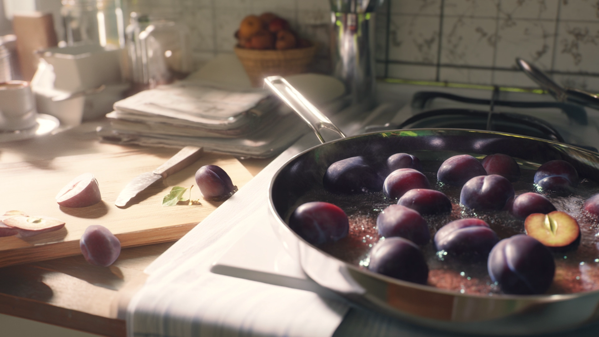 Тушение слив в кастрюле на плите