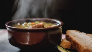 Фото блюда: Гороховый суп с копченостями по классическому рецепту