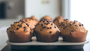 Фото блюда: Воздушные амарантовые маффины с шоколадными каплями