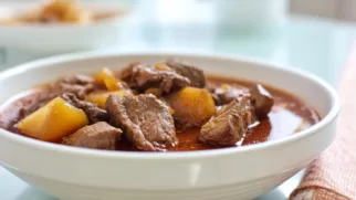 Фото рецепта: Айва с говядиной — богатый вкус и сочность