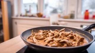 Фото рецепта: Бифстроганов на сусле с мягким вкусом