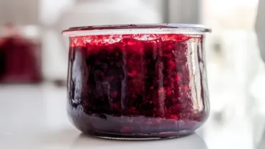 Фото рецепта Брусничное варенье с ярким лесным вкусом