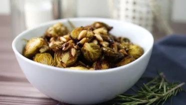 Фото блюда: Сладкая брюссельская капуста с винным ароматом