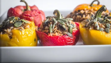 Фото блюда: Фаршированные перцы с ароматной рисовой начинкой и семечками