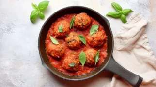 Фото рецепта: Фасолевые тефтели в сочном томатном соусе