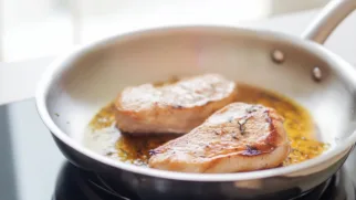 Фото рецепта: Филе индейки в сладком вине для нежного ужина