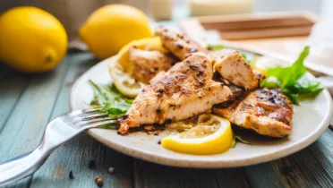 Фото блюда: Нежное куриное филе с лимонным перцем и ярким цитрусовым ароматом