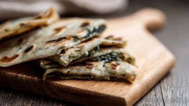 Фото блюда: Гёзлеме со шпинатом и нежным сыром для уютного обеда