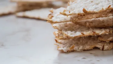 Фото блюда: Хлебцы с кокосовой стружкой – Легкий и вкусный перекус