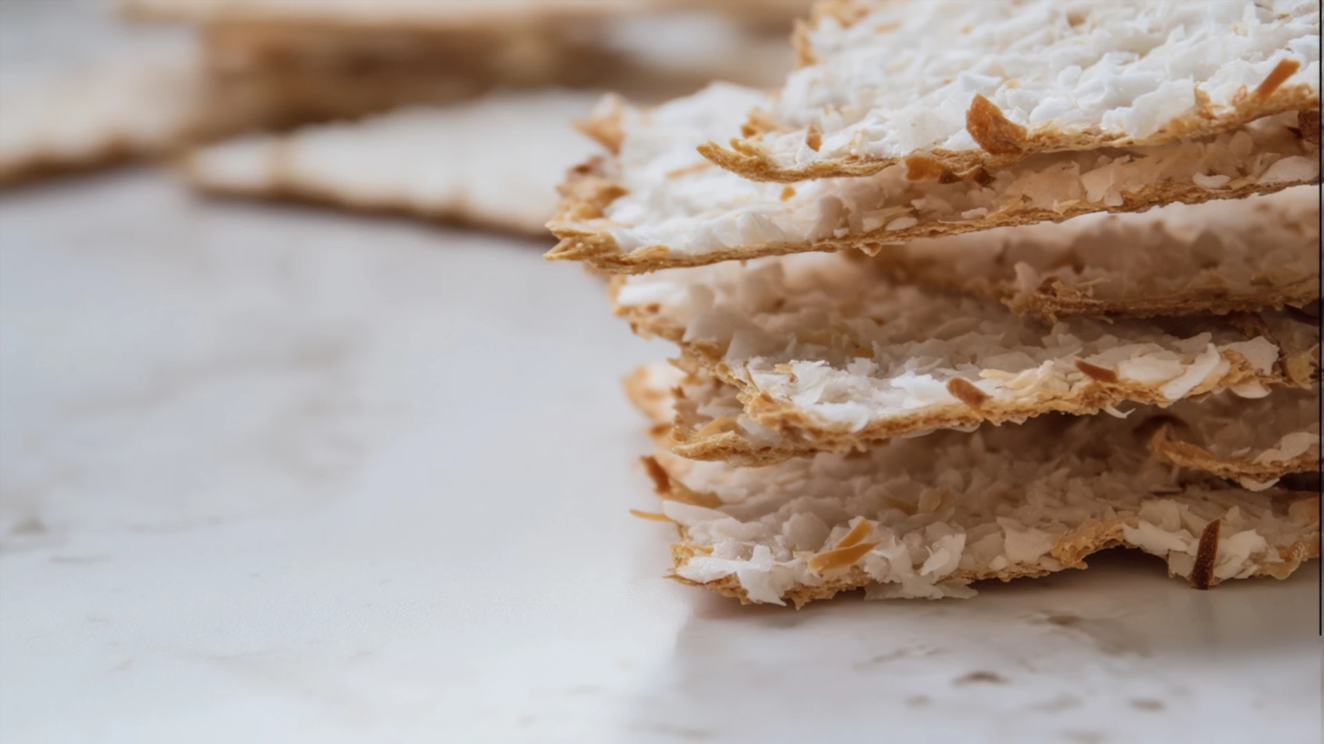 Фото блюда: Хлебцы с кокосовой стружкой – Легкий и вкусный перекус