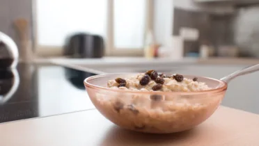 Фото блюда: Нежная каша с изюмом для уютного утра