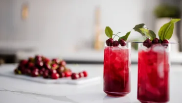 Фото блюда: Ягодный кисель с ароматом вишнёвых листьев