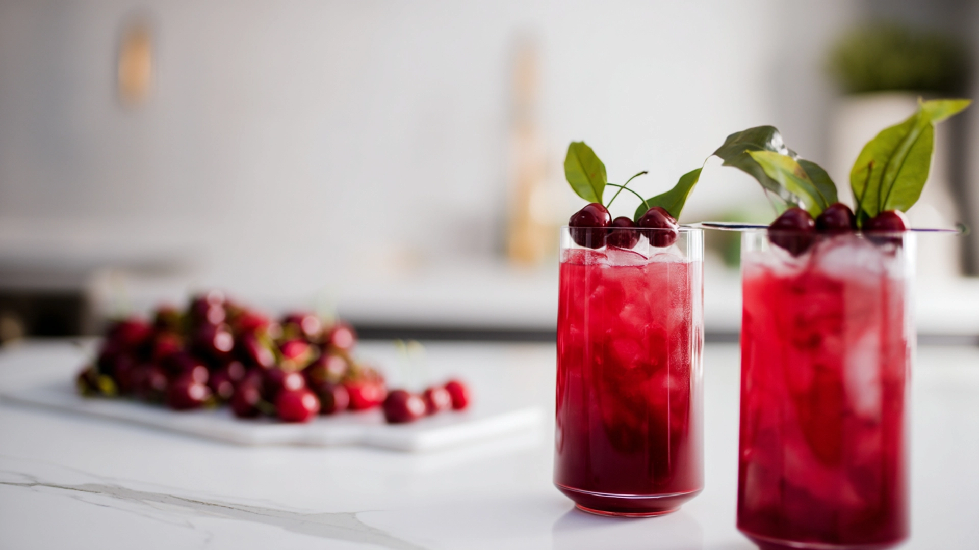 Фото блюда: Ягодный кисель с ароматом вишнёвых листьев