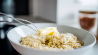 Фото рецепта: Кремовый ризотто с эмменталем который манит нежностью