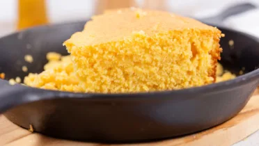 Фото блюда: Кукурузный хлеб с ярким вкусом и мягкой текстурой