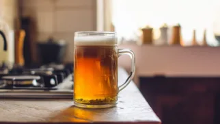 Фото рецепта: Свежий квас на хмеле с ярким вкусом