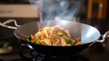 Фото блюда: Сочная лапша Чоу Мейн с ярким вкусом