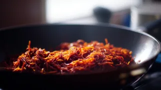 Фото рецепта: Пылающая лапша с самбалом для яркого настроения