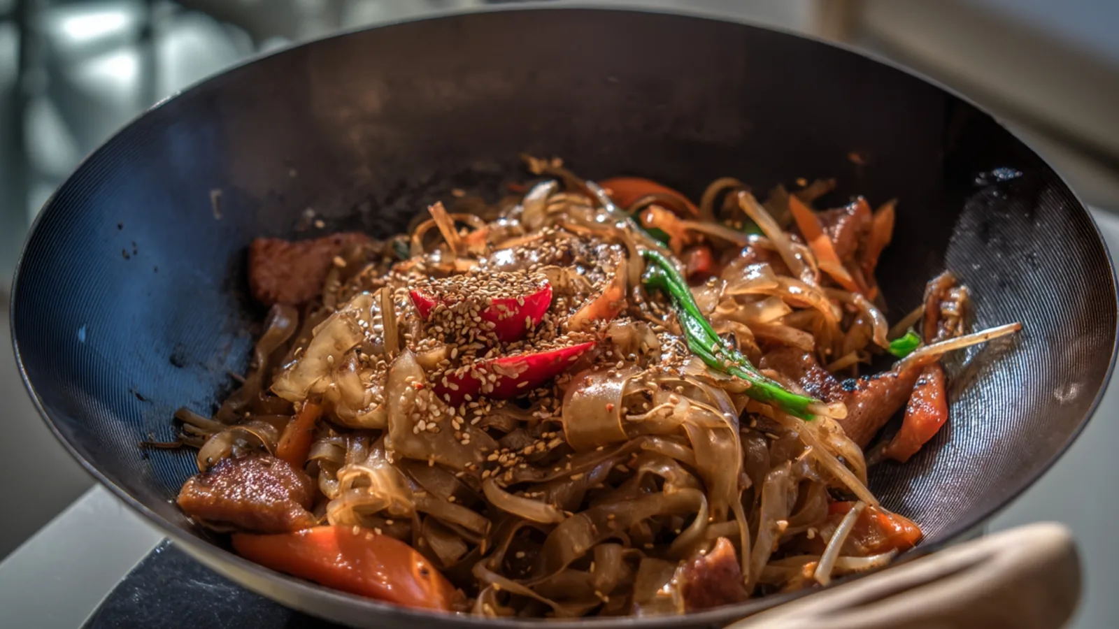 Фото блюда: Ароматная лапша в черном перце с ярким вкусом