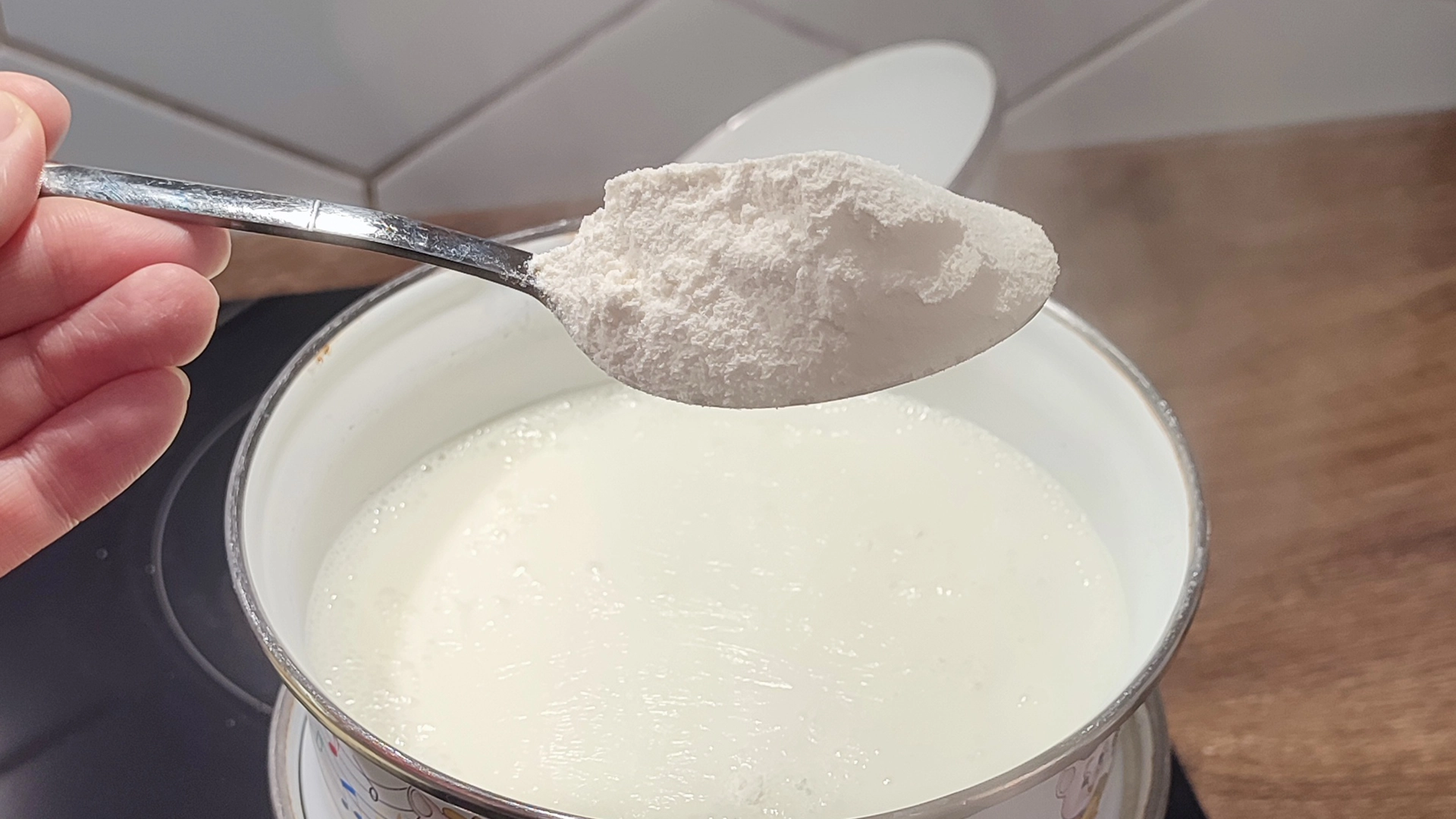 Готовим основу для соуса бешамель. Шаг 1