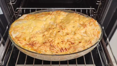 Фото рецепта Лазанья с фаршем луком и мягким соусом бешамель