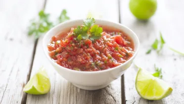 Фото блюда: Свежая мексиканская сальса с ярким ароматом кориандра