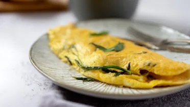 Фото блюда: Омлет с папоротником который удивит вкусом