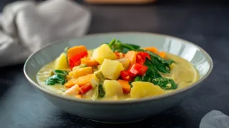 Фото рецепта: Овощное рагу с ярким ароматом имбиря и нежным кокосовым вкусом