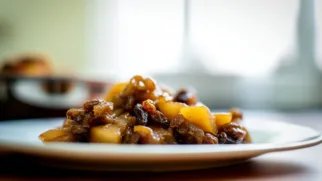 Фото рецепта: Печенка по-польски с яблоками в сладком соусе