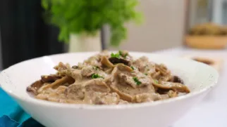 Фото рецепта: Почки в нежном сливочно грибном соусе для уютного ужина