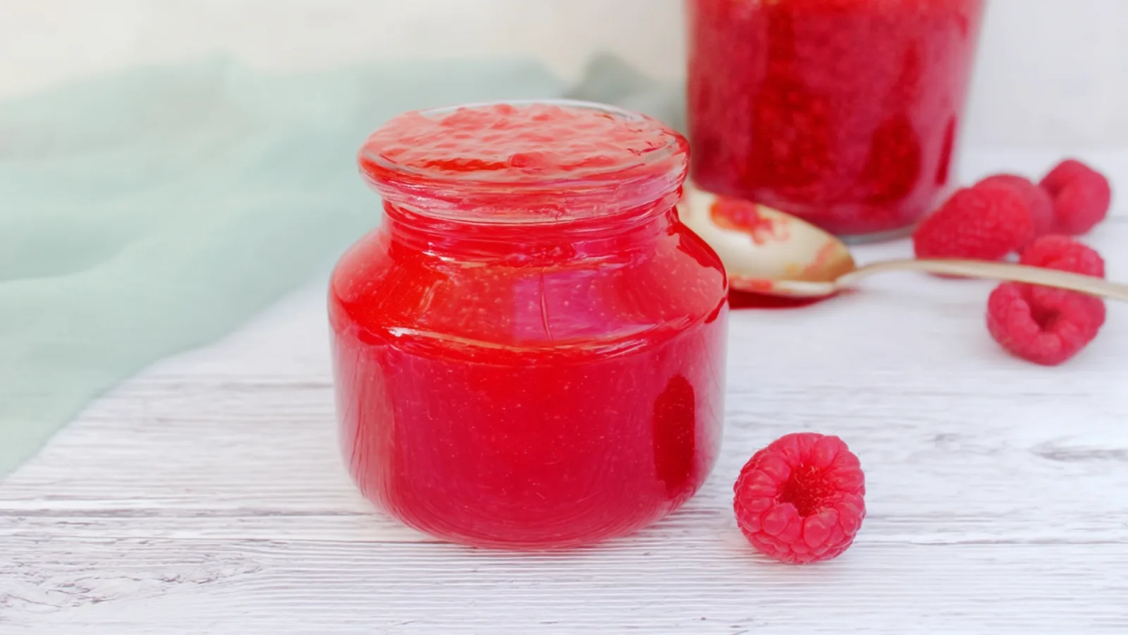 Фото блюда: Нежное малиновое пюре для идеальных рулетов