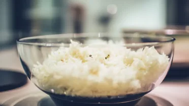 Фото рецепта Ароматный рис с можжевельником и лимоном