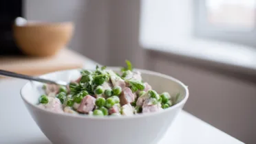 Фото блюда: Салат с горохом и ветчиной который дарит свежесть