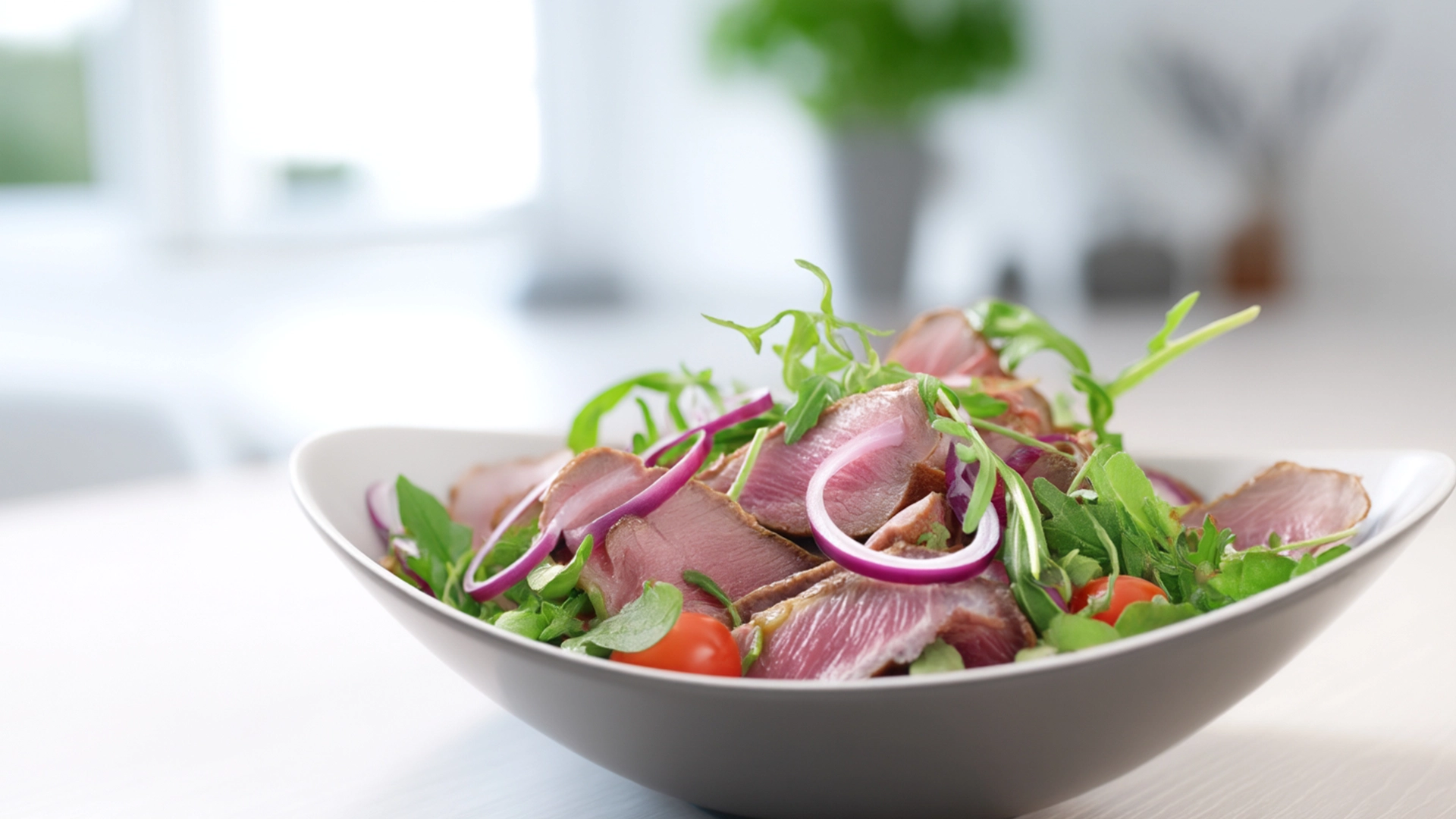 Фото блюда: Сочный салат с уткой и ароматом наршараба