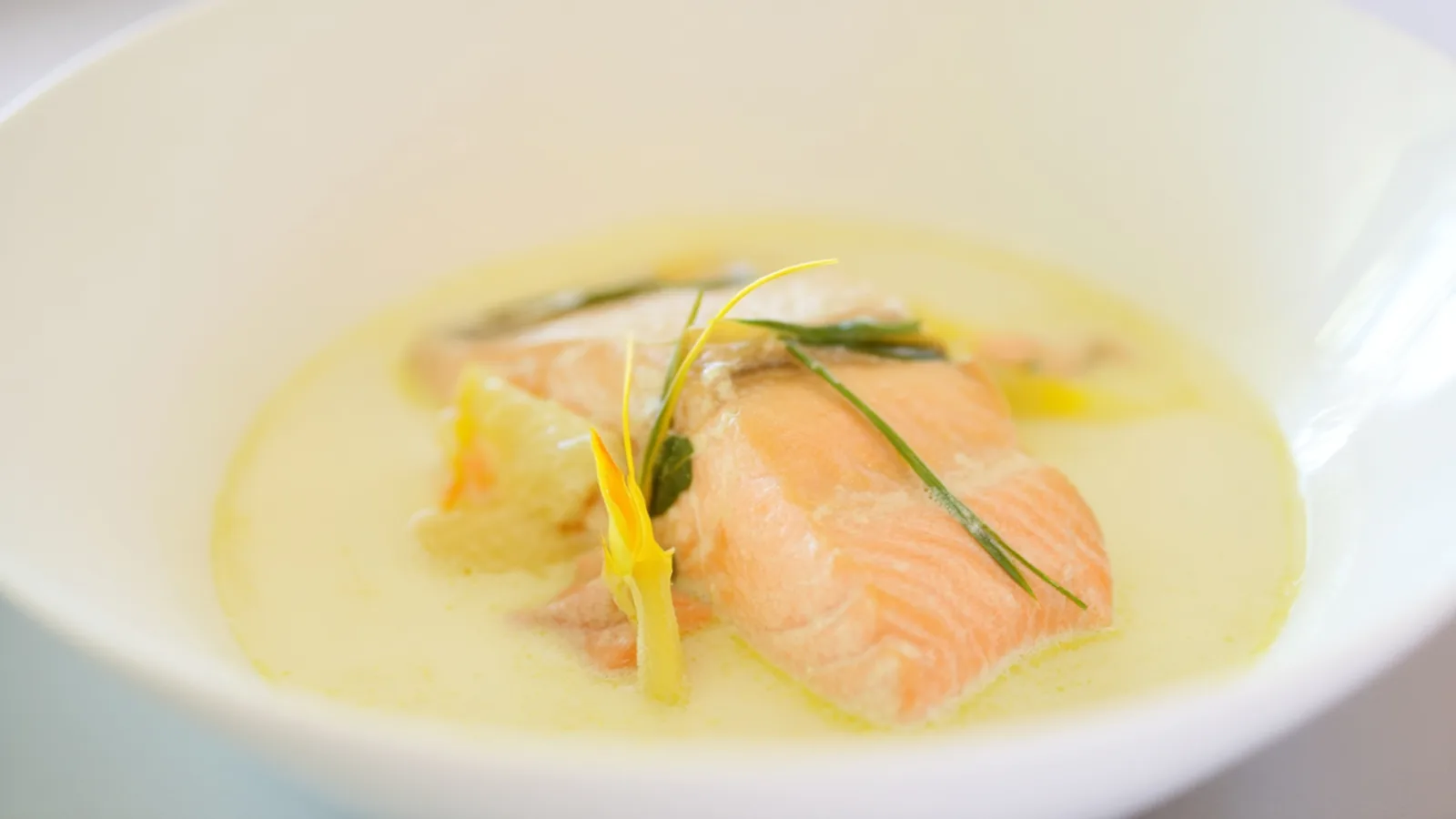 Фото блюда: Нежная сёмга в кокосовом молоке с ароматом имбиря