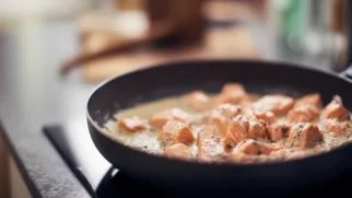 Фото рецепта: Нежная сёмга в сливках для уютного ужина