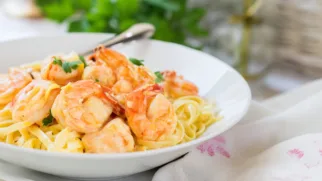 Фото рецепта: Сливочная паста с креветками которая покорит вас с первого вкуса