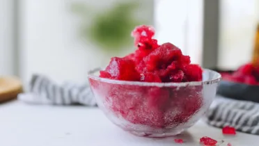 Фото блюда: Яркий сорбет с лимонником для освежающего настроения