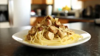 Фото рецепта: Спагетти с индейкой и сырным соусом