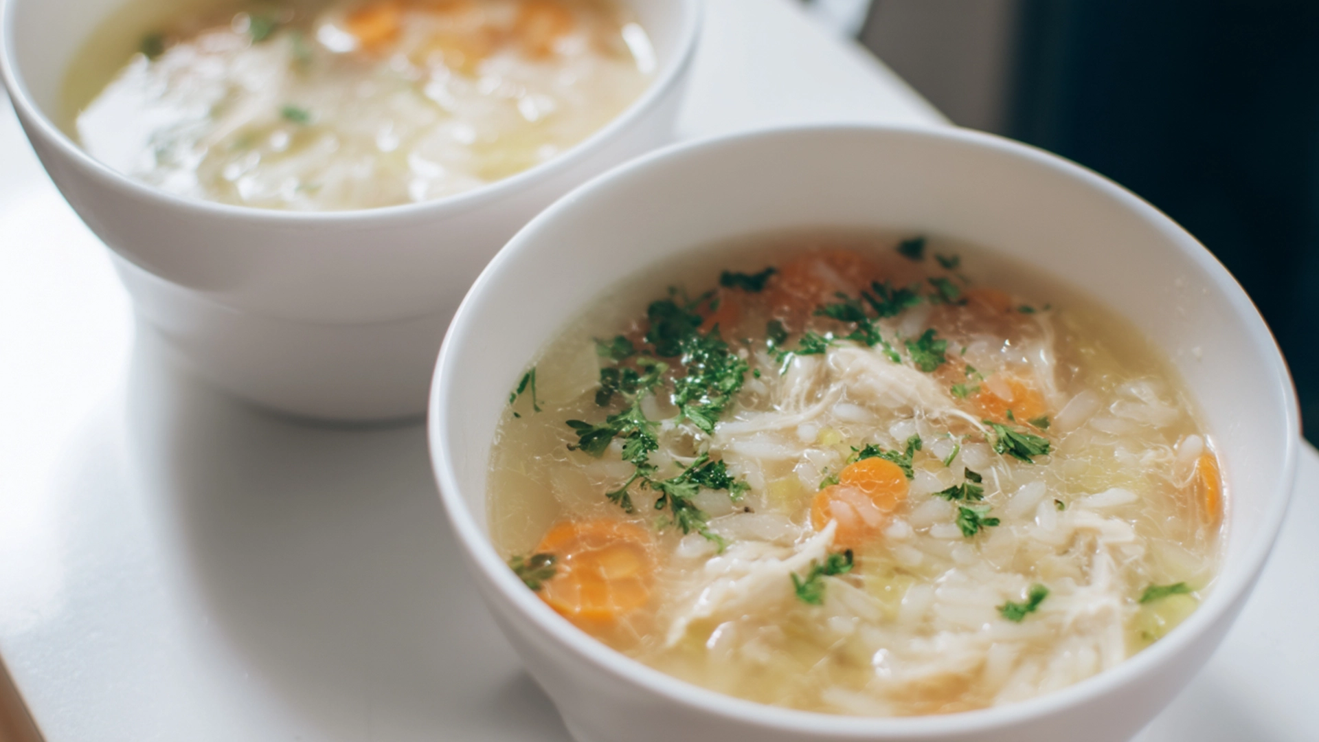 Фото блюда: Нежный рисовый суп с курицей в мультиварке