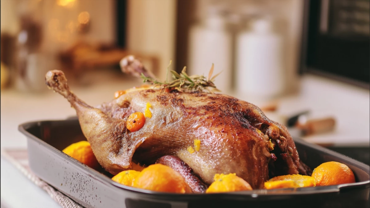 Фото блюда: Свити утка запечённая в духовке с сочной цитрусовой начинкой