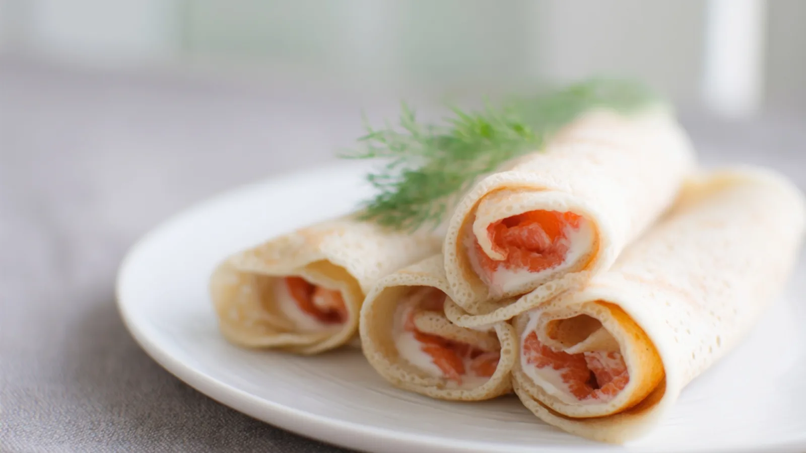 Фото блюда: Нежнейшие сырные блины с икрой минтая для идеального перекуса