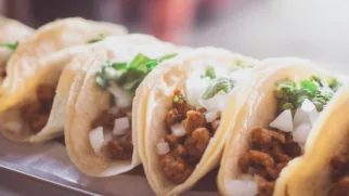 Фото рецепта: Тако с белым луком для яркого вкуса