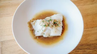 Фото рецепта: Треска в ароматном сидровом бульоне